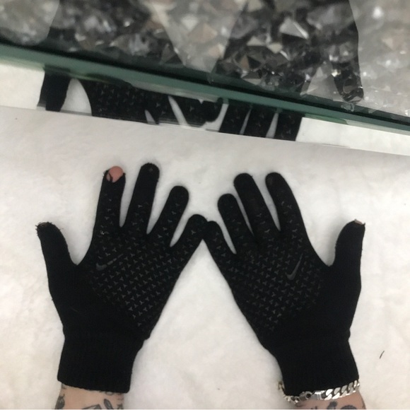 Nike Touchscreen gloves S/M - Picture 2 of 3